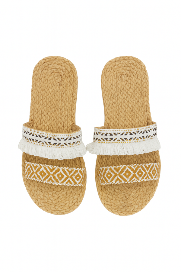 sandali di paglia bianche