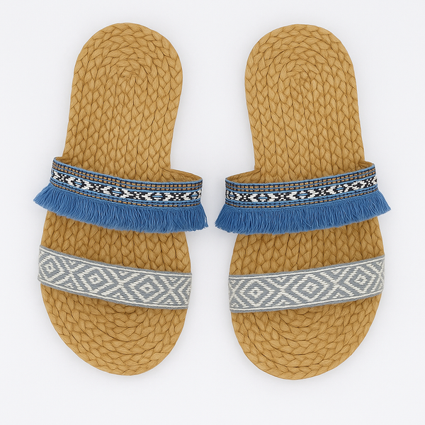 sandali di paglia azzurri