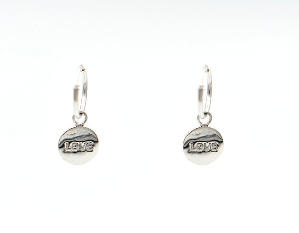 Orecchini con pendente love in argento 925%