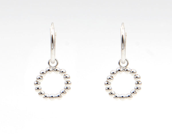 Orecchini pendente cerchio con palline in argento 925%
